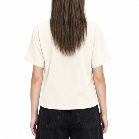 A female model wearing the Smith's 1906 WTE03 Beige T-shirt is showing the back.