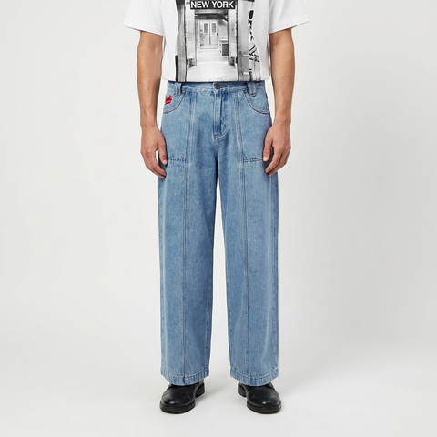 A male model wearing the Smith's 1906 MJN02 Light Blue Jeans is showing the front.